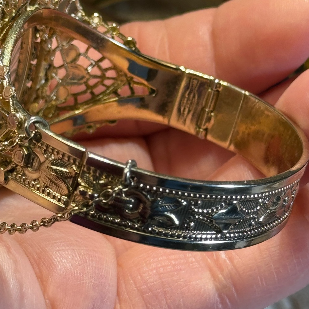 Vintage Whiting & Davis gold finish Bracelet bangle 2.5” - Picture 5 of 7